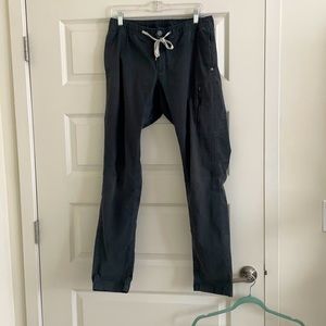 Vuori size Large pants